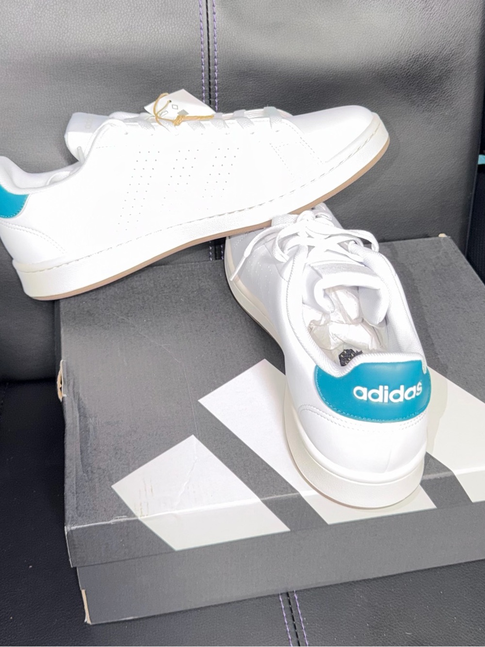 NWT Adidas Advantage Men’s 9.5 White Teal Sneakers GW5537